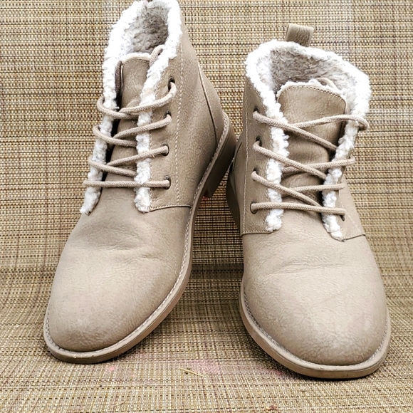 Shoes - Sonoma Shoes